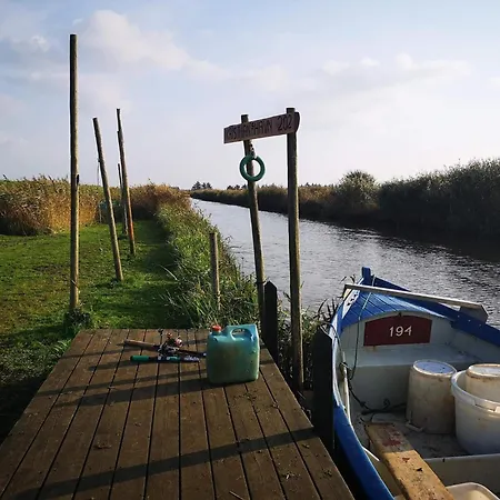 6 Person In Hemmet-by Traum *